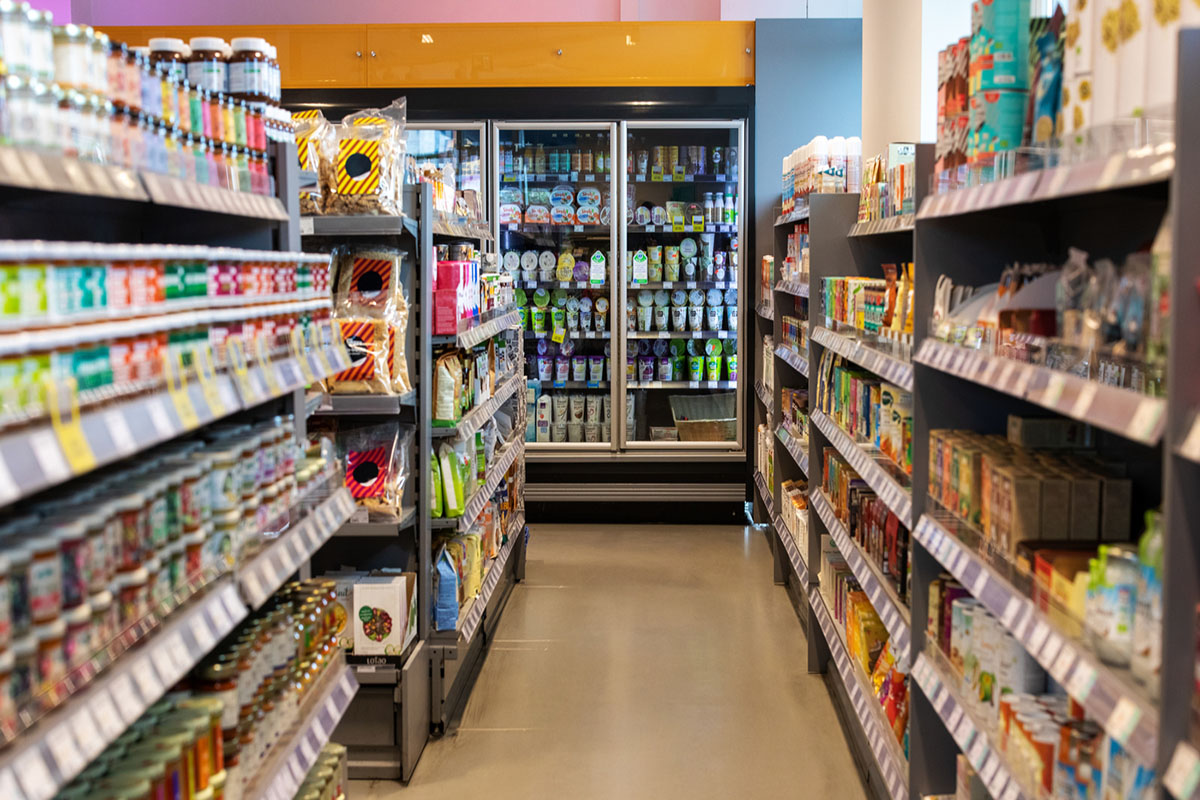 Feijóo demana estudiar la baixada de l’IVA de productes d’alimentació bàsics que demanen les grans distribuïdores