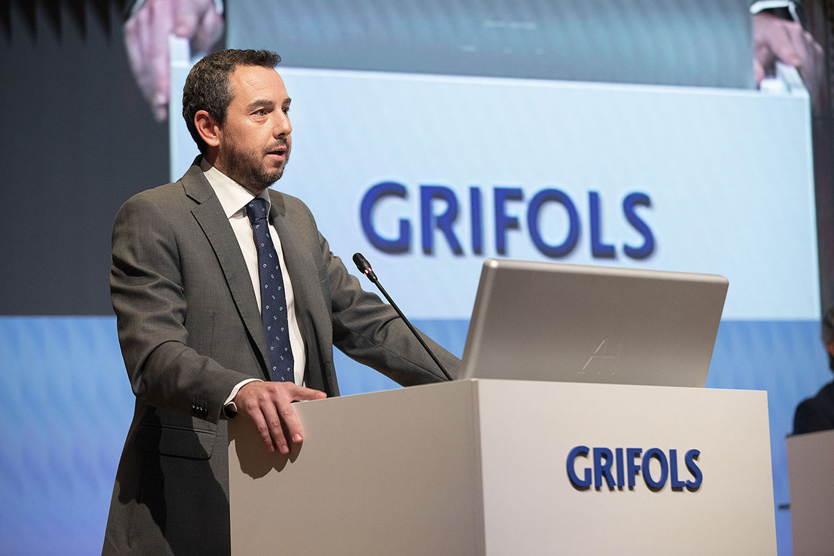 Grifols anuncia un pla de retallades que inclou un centenar d’acomiadaments a Catalunya