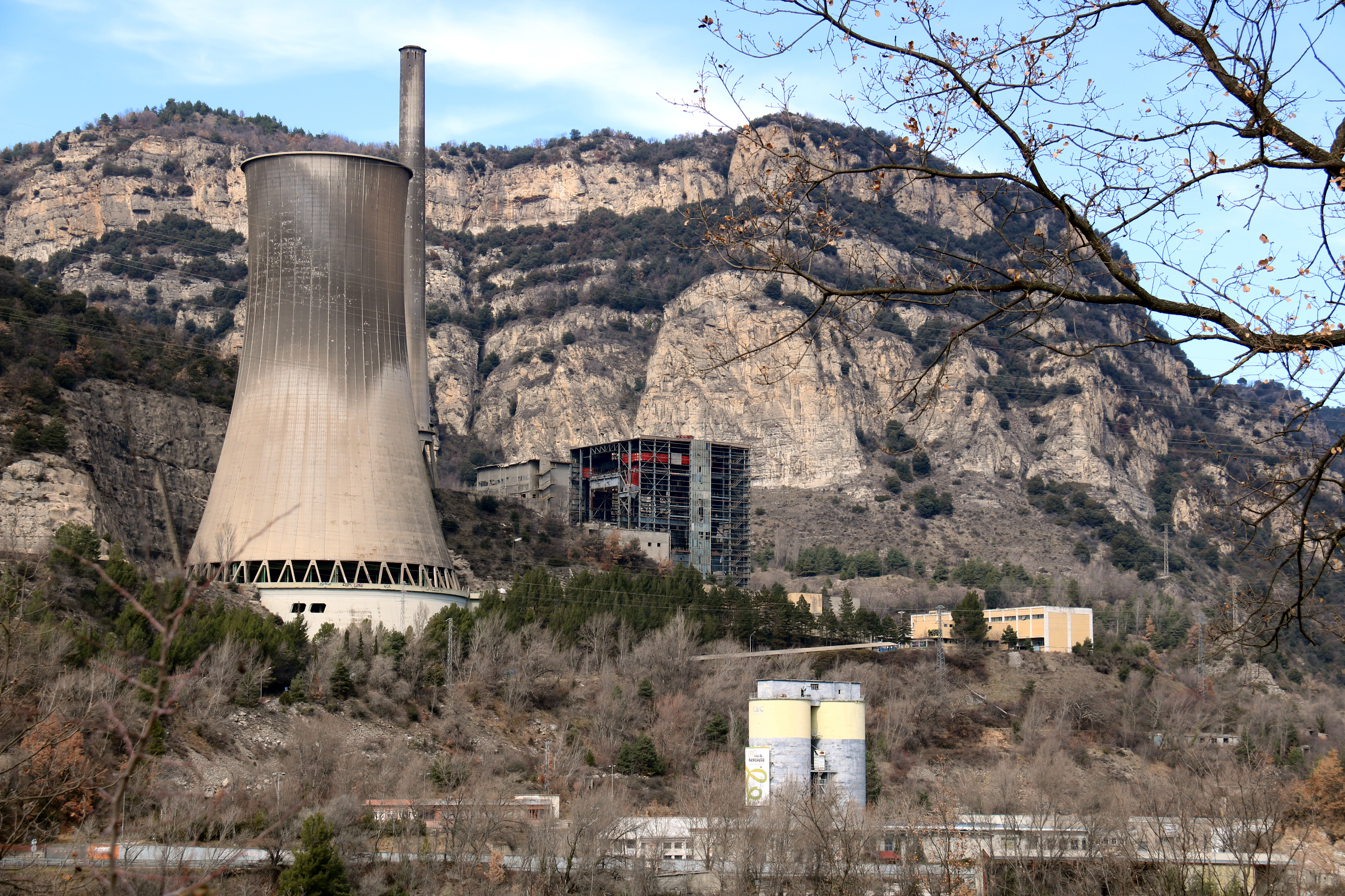 Grups ecologistes del Berguedà qualifiquen de «barbaritat» el projecte empresarial que es vol fer a la tèrmica de Cercs