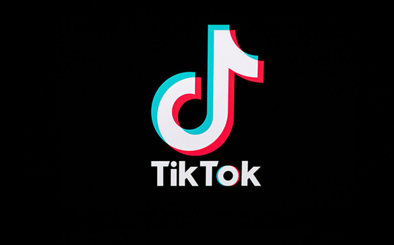 TikTok incorpora el català en els subtítols dels anuncis i l’afegirà com a opció lingüística de l’aplicació
