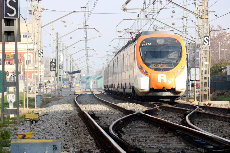 Els usuaris de Rodalies i Mitja Distància adquireixen 25.000 abonaments gratuïts durant el primer dia